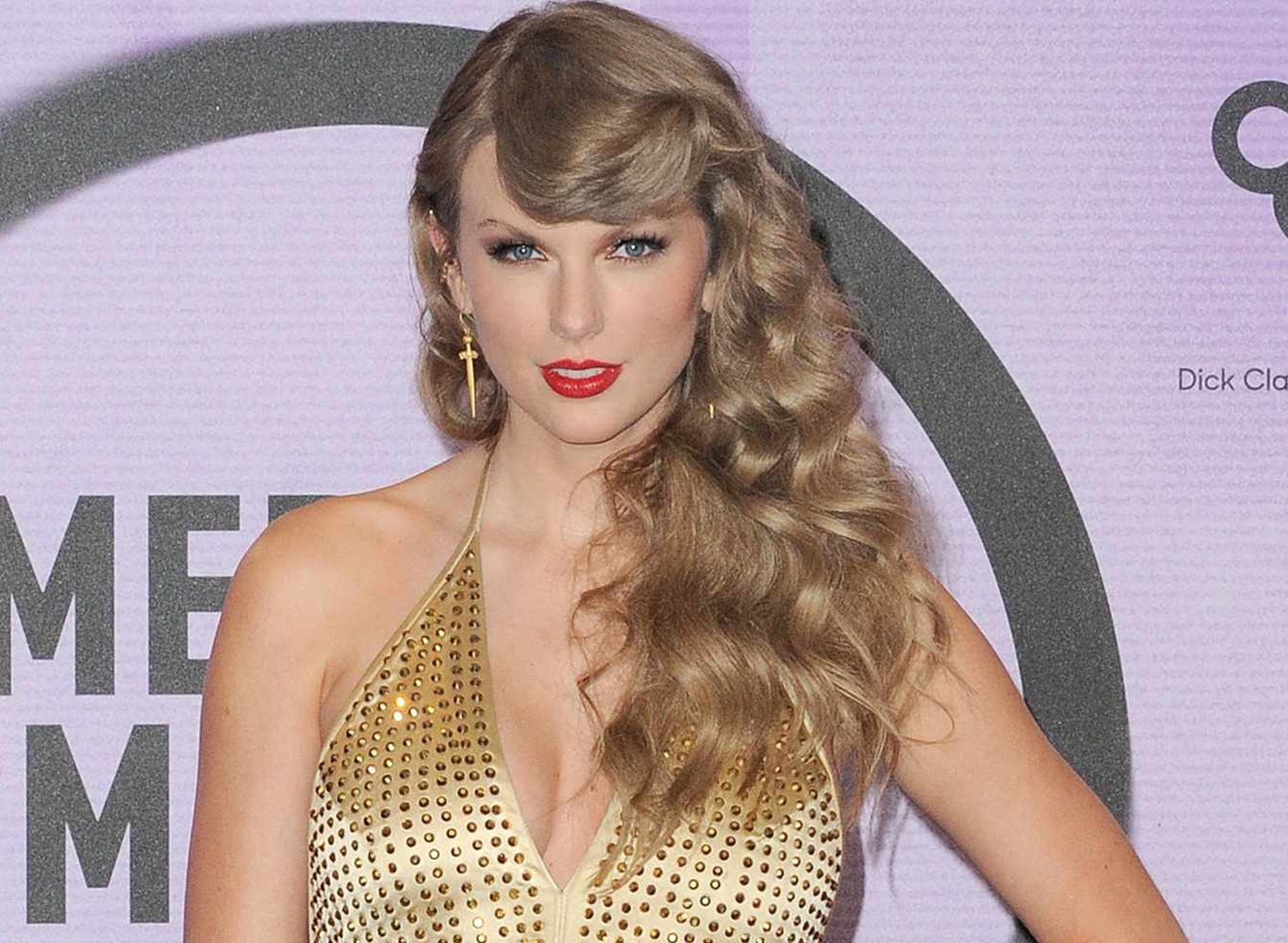 Taylor Swift revela que ha vuelto a grabar su música después de que sus canciones originales fueran vendidas